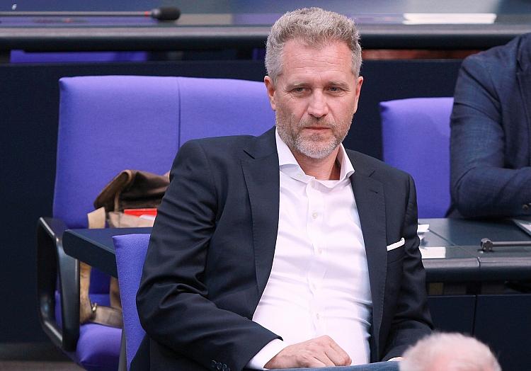 Bericht Erneute Durchsuchungen Bei Afd Politiker Bystron