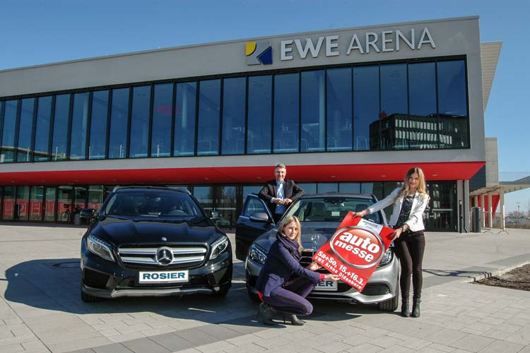 Das Autohaus Rosier kommt mit zwei Premieren zur Automesse Oldenburg: die neue C-Klasse und der neue kompakte Geländewagen GLA. Vorfreude zeigten Andreas Vetter, Verkaufsleiter im Autohaus Rosier, Anna Rüdiger, Rosier-Marketing, und Janina Zeigner, Auszubildende bei E & M Marketing.