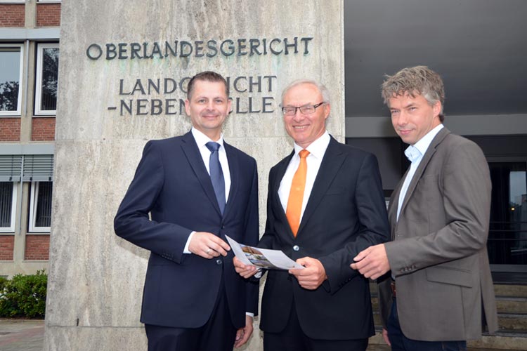 Norbert Holtmeyer, Gerhard Kircher und Michael Henjes (von links) stellten das Programm für den Tag der offenen Tür des Oberlandesgericht vor.