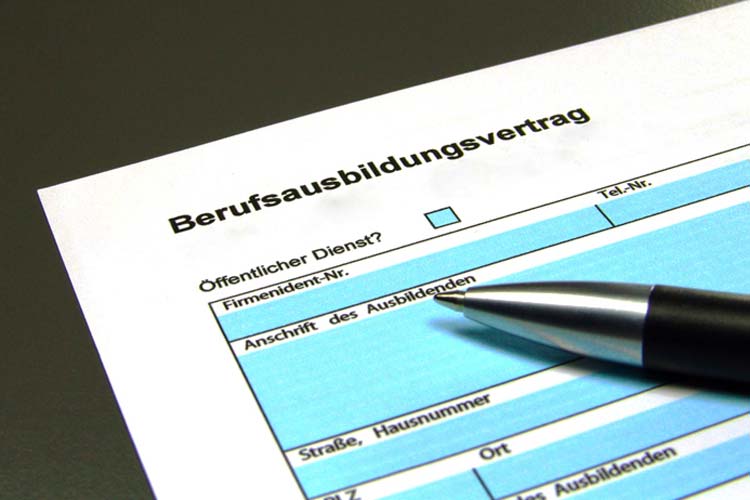 Das Jobcenter Oldenburg kooperiert mit dem Bildungswerk ver.di in drei Projekten, die mit Mitteln des Europäischen Sozialfonds (ESF) gefördert werden. Ziel ist die Aufnahme einer Ausbildung.