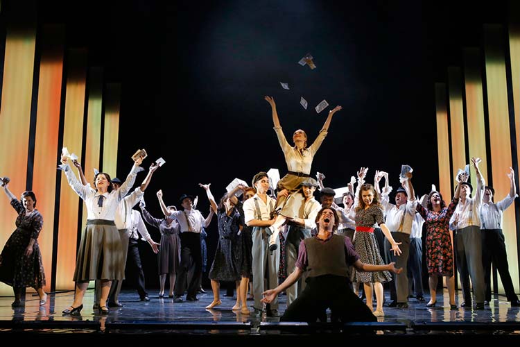 Das Musical Evita im Oldenburgischen Staatstheater entpuppt sich als Publikumsliebling.