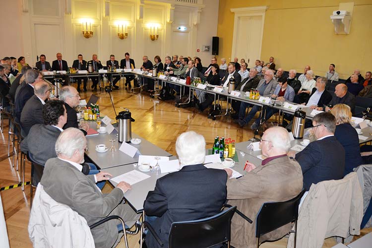 Das öffentliche Informationsgespräch zur Bahnumfahrung fand im ehemaligen Landtagsgebäude in Oldenburg statt.