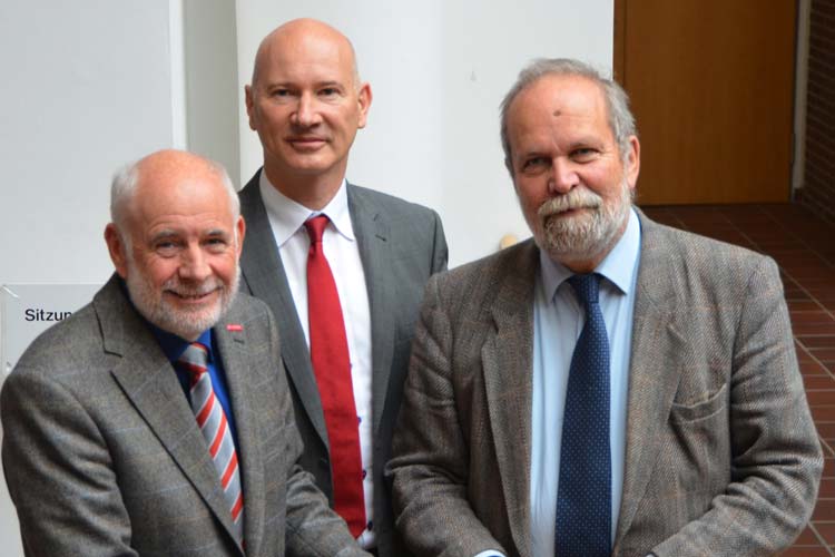 Sind zufrieden mit dem Ausbildungsstellenmarkt in Oldenburg: Wolfgang Jöhnk, Dr. Thomas Hildebrandt und Ullrich Thies.