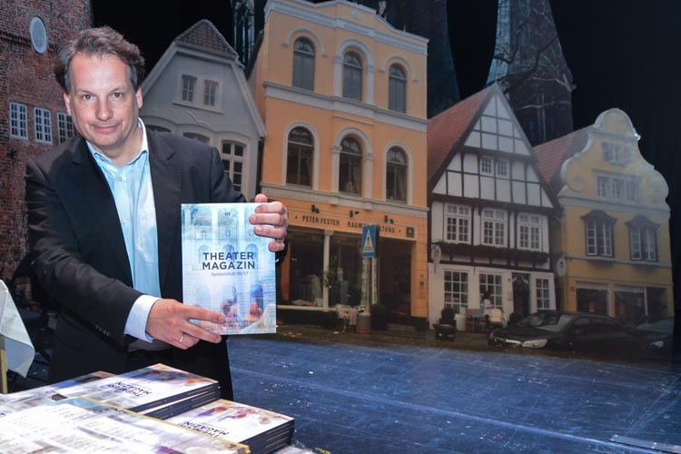 Generlaintendant Christian Firmbach stellt den Spielplan 2016/17 des Oldenburgischen Staatstheaters vor.