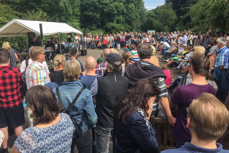 Rund 5000 Menschen zog es zum Festival Musik der Gärten in den Botanischen Garten Oldenburg.