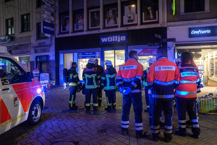 Die Einsatzkräfte der Feuerwehren und der Rettungsdienste wurden heute Abend zu einem Notfall in die Oldenburger Innenstadt gerufen.