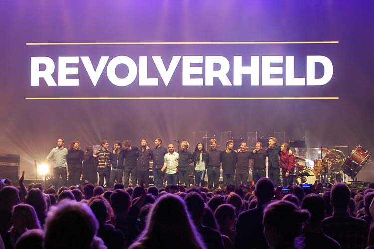 Revolverheld in der Oldenburger EWE Arena.