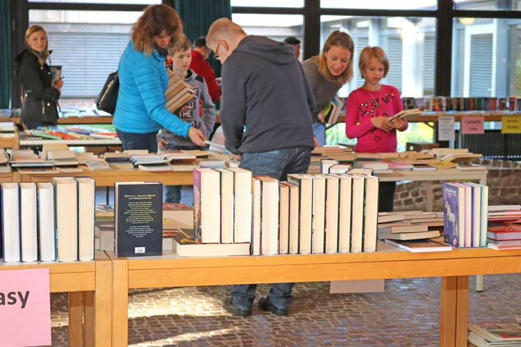 Bücherflohmarkt in der Tagesstätte am Borchersweg.