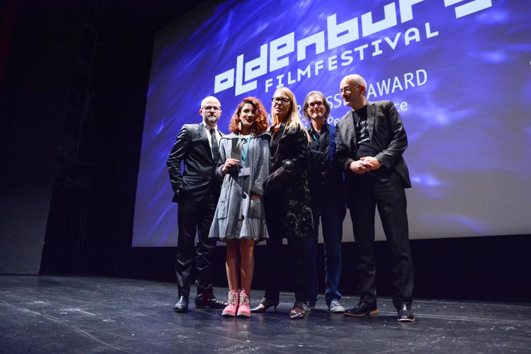 RP Kahl, Gabriela Ramos, Deborah Kara Unger, Buddy Giovinazzio und Torsten Neumann bei der Vergabe des Seymour Cassel Award für eine herausragende darstellerische Leistung.