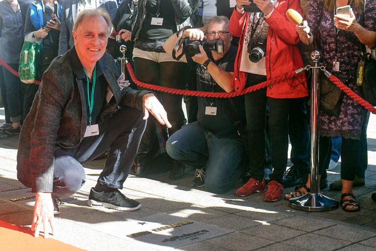 Keith Carradine wurde heute mit dem 12. Stern auf dem OLB-Walk of Fame geehrt.