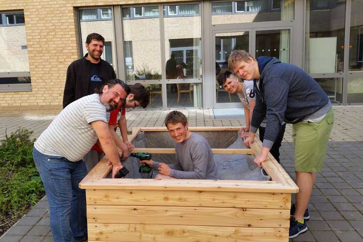 Auch die BBS III hat Hochbeete im Rahmen des Projektes „Essbare Schulen Oldenburg“ des Ernährungsrates Oldenburg bekommen.