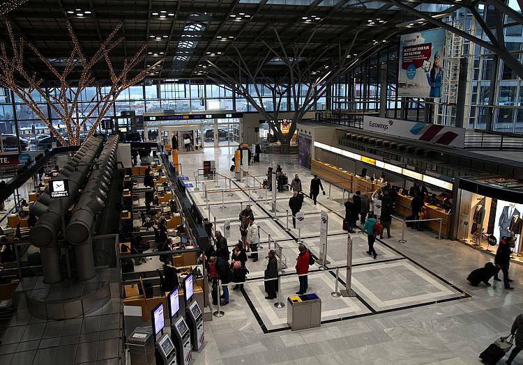 Abfertigungshalle Flughafen Stuttgart, über dts Nachrichtenagentur