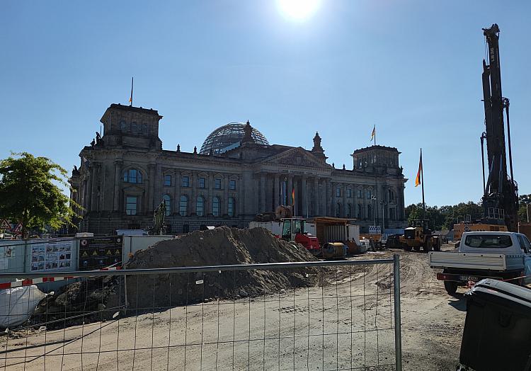 Baustelle vor Deutschem Bundestag (Archiv), über dts Nachrichtenagentur