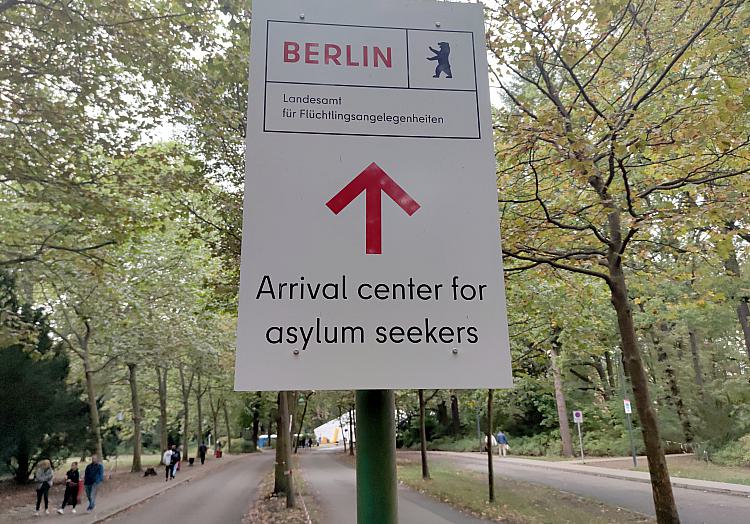 Ankunftszentrum für Flüchtlinge (Archiv), über dts Nachrichtenagentur