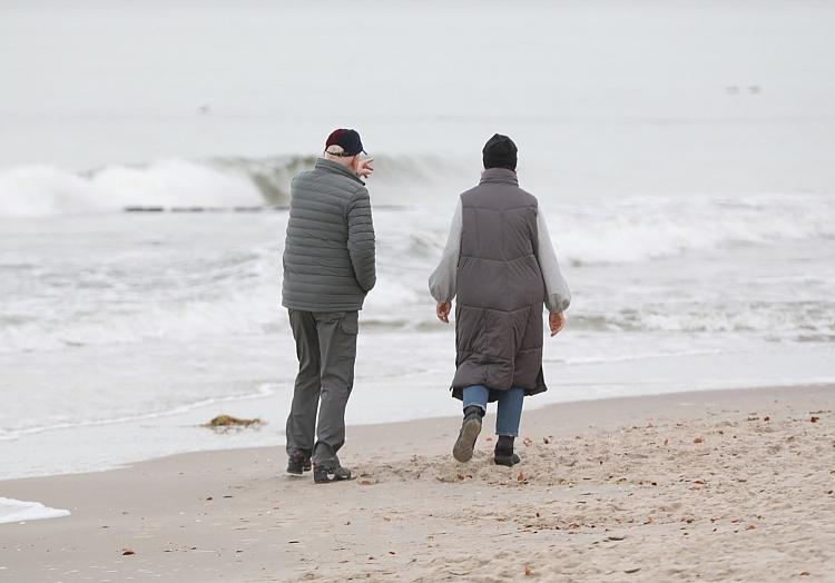 Senioren am Strand (Archiv), via dts Nachrichtenagentur