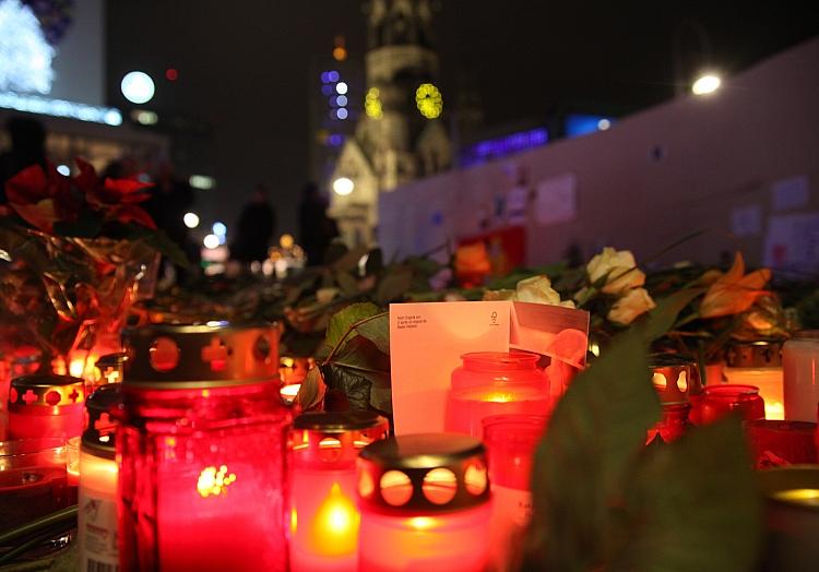 Gedenkkerzen am Breitscheidplatz, via dts Nachrichtenagentur