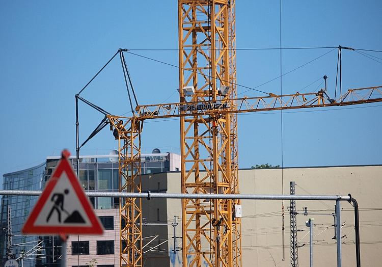 Baukräne auf einer Baustelle (Archiv), via dts Nachrichtenagentur