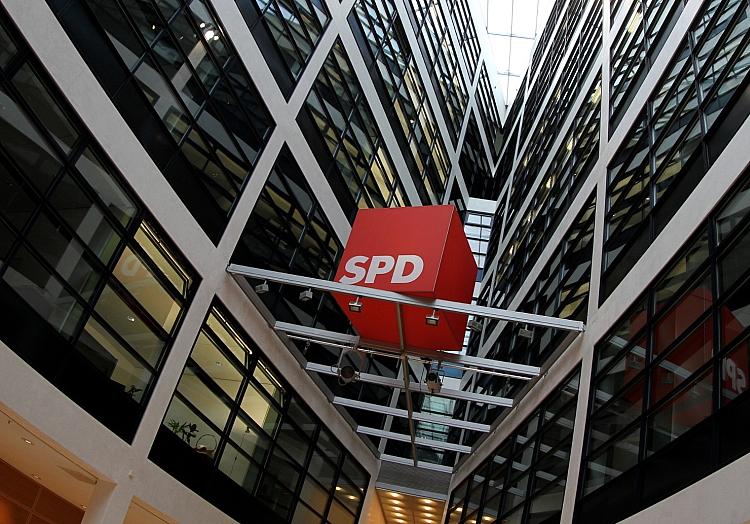 SPD-Logo im Willy-Brandt-Haus (Archiv), via dts Nachrichtenagentur