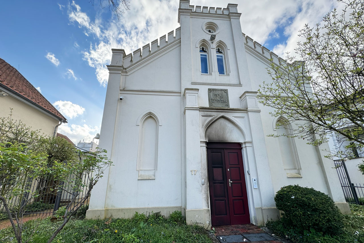 Nach dem Brandanschlag auf die Synagoge im April 2024 führte jetzt ein Fahndungsaufruf bei „Aktenzeichen XY … Ungelöst“ zum Erfolg.