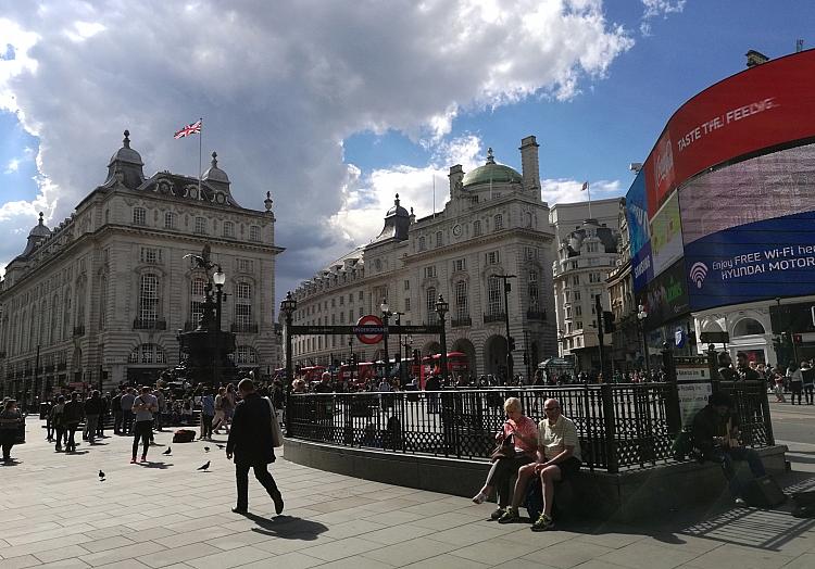 Piccadilly Circus in London (Archiv), via dts Nachrichtenagentur