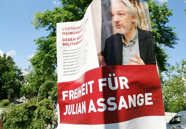 Plakat `Freiheit für Julian Assange` (Archiv), via dts Nachrichtenagentur