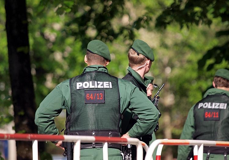 Polizisten an einer Absperrung (Archiv), via dts Nachrichtenagentur