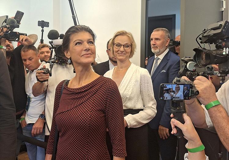 Sahra Wagenknecht, Katja Wolf und Steffen Schütz am Wahlabend in Thüringen (Archiv), via dts Nachrichtenagentur