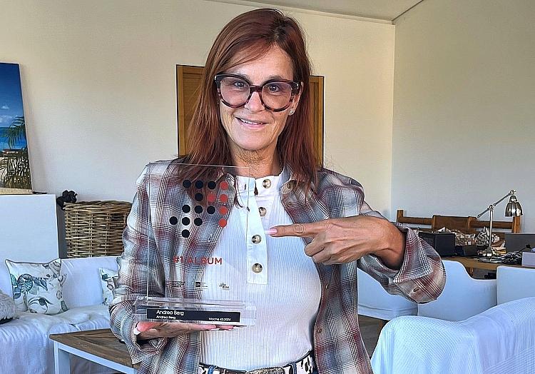 Andrea Berg mit dem `Nummer 1 Award` am 25.10.2024, Bergrecords via dts Nachrichtenagentur