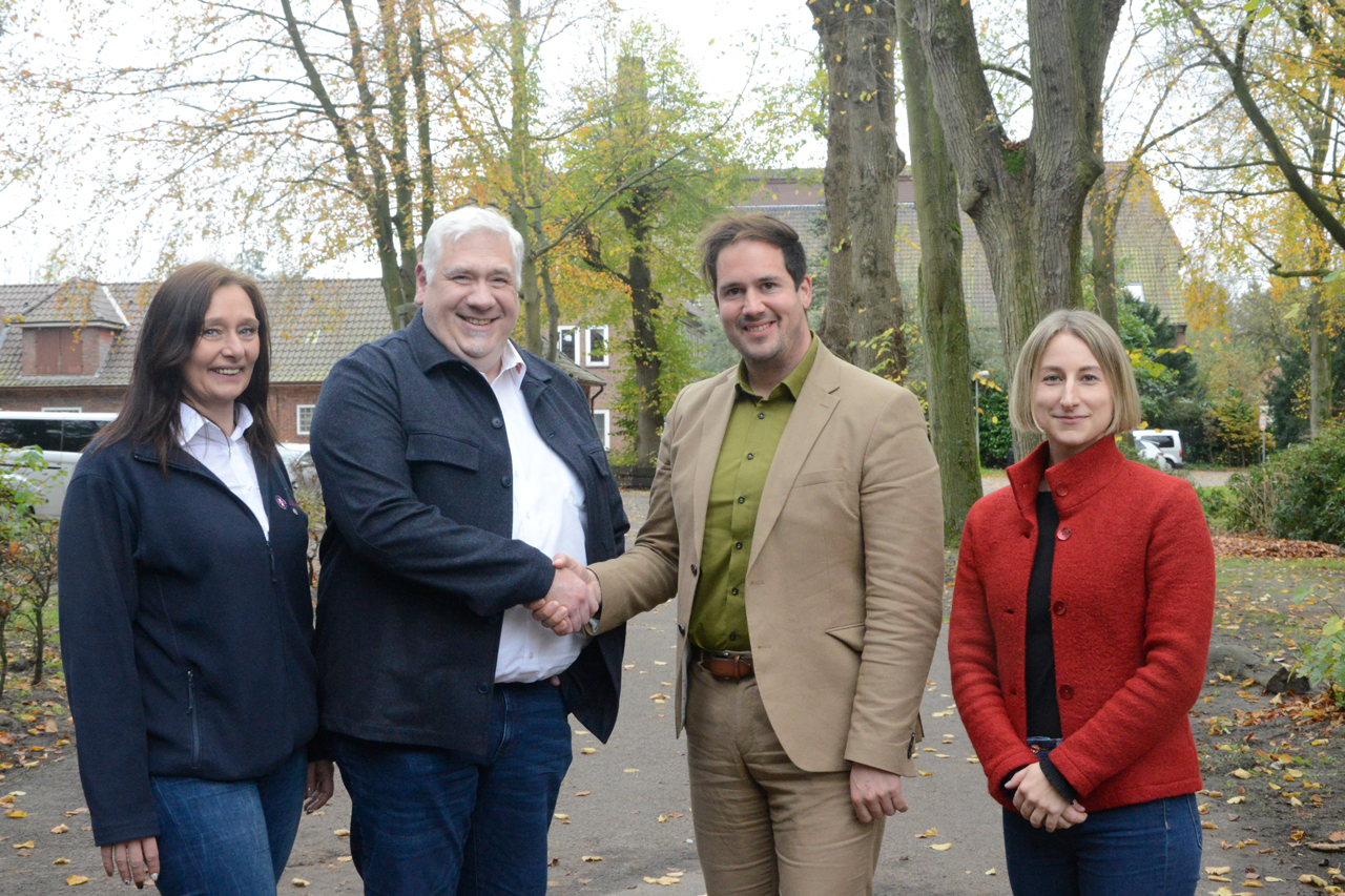 Die Johanniter übernehmen ab sofort auch den Sozialdienst und die Kinderbetreuung am Standort Blankenburg der Landesaufnahmebehörde Niedersachsen (von links): Kathy Genz, Stephan Siemer, Sven Wietusch und Catrin Wendland. 