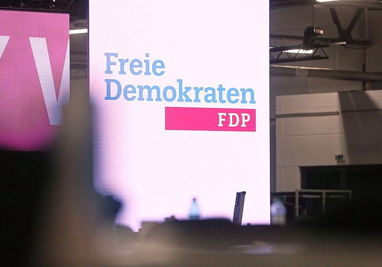 FDP-Logo auf Parteitag (Archiv), via dts Nachrichtenagentur