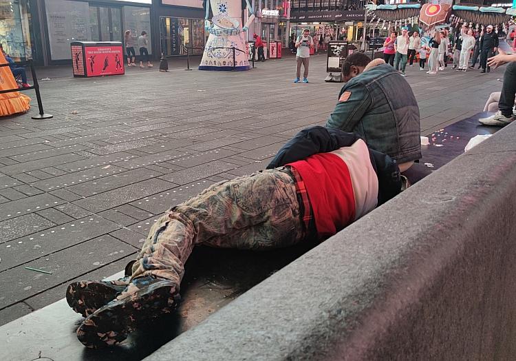 Obdachlose in den USA am Times Square, via dts Nachrichtenagentur