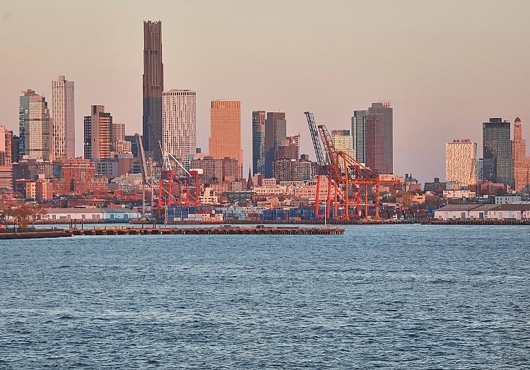 Industrieanlagen und Hafen in New York/Brooklyn (Archiv), via dts Nachrichtenagentur