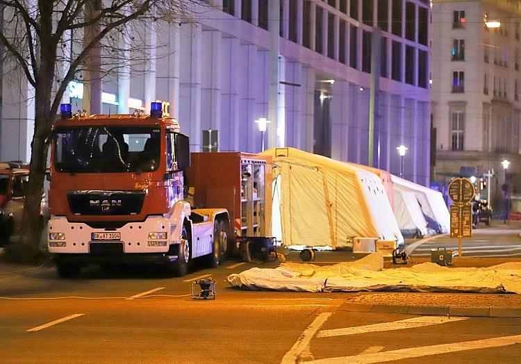 Auto rast auf Magdeburger Weihnachtsmarkt in Menschenmenge (Archiv), via dts Nachrichtenagentur