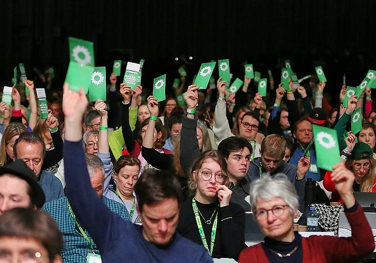 Abstimmung auf außerordentlichem Grünen-Parteitag am 26.01.2025, via dts Nachrichtenagentur