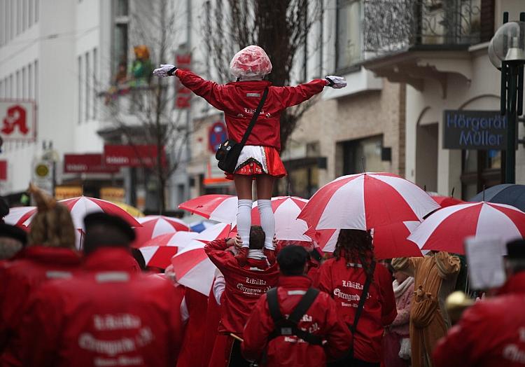 Tanzmariechen im Straßenkarneval (Archiv), via dts Nachrichtenagentur