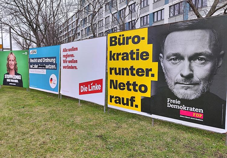 Wahlplakate von Bündnis90/Die Grünen, CDU, Linke und FDP am 30.01.2025, via dts Nachrichtenagentur