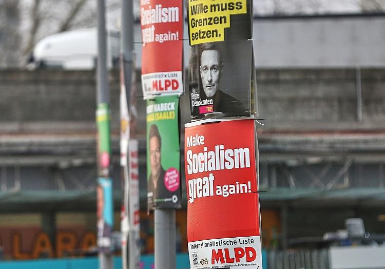 Wahlplakate zur Bundestagswahl am 11.02.2025, via dts Nachrichtenagentur