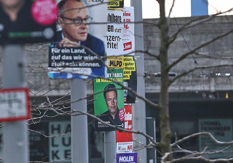 Wahlplakate zur Bundestagswahl am 11.02.2025, via dts Nachrichtenagentur