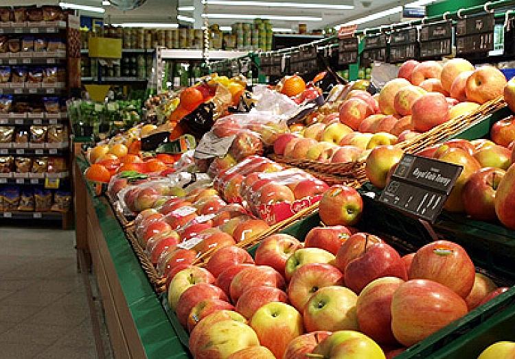 Obsttheke in einem Supermarkt (Archiv), via dts Nachrichtenagentur